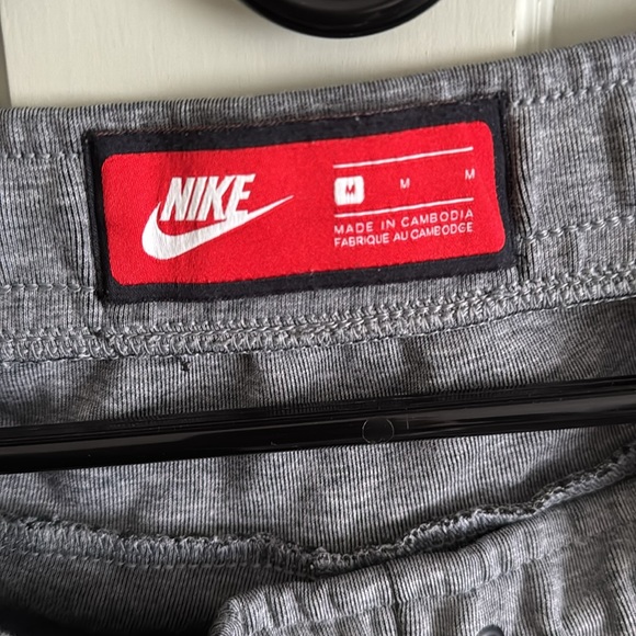 Nike tech fleece shorts, size medium - Picture 2 of 3